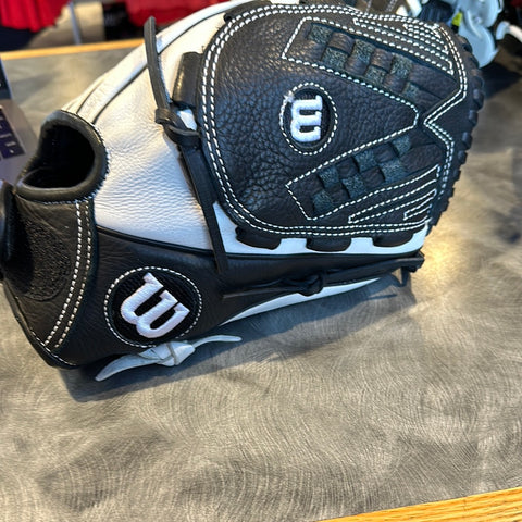 Wislon Onyx 12.5" Glove