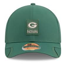 Men's Green Bay Packers New Era 2025 Sideline 9FORTY M-Crown Adjustable Hat